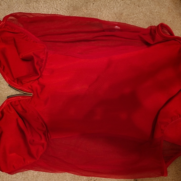 Beautiful red - Picture 5 of 5